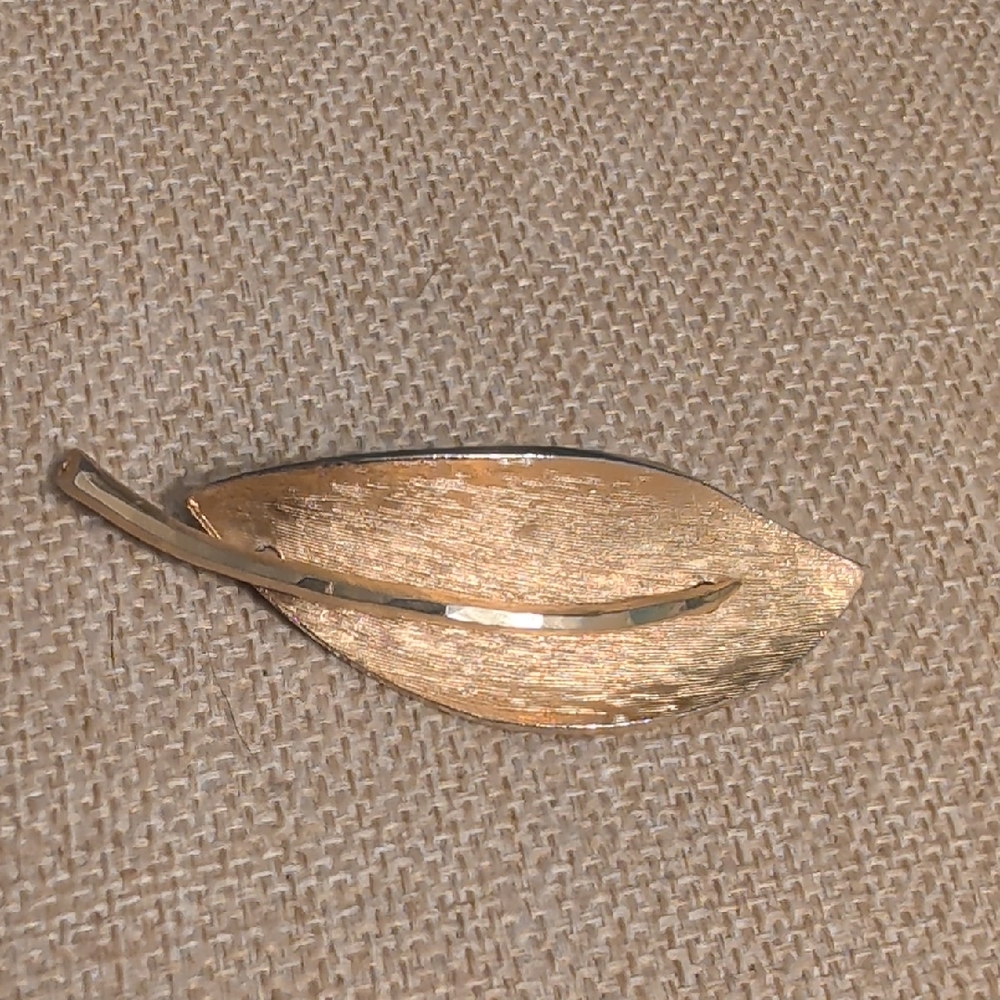 Mid Century BSK Gold Brushed Metal Leaf Brooch Statement Pin Signed